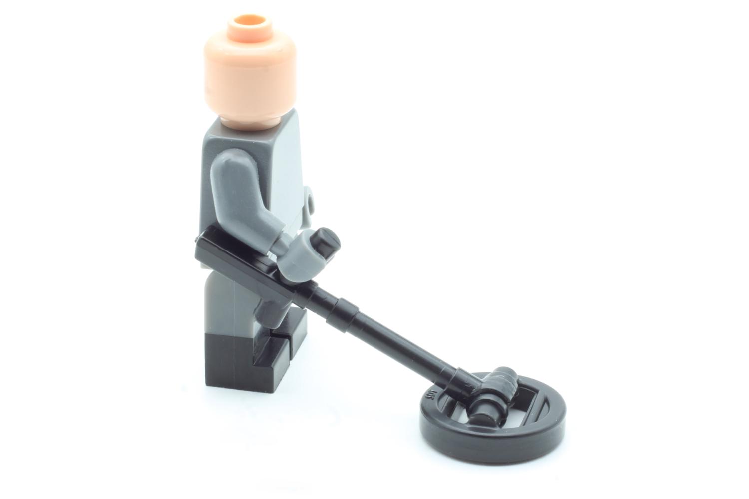 Minifig Cat Metal Detector