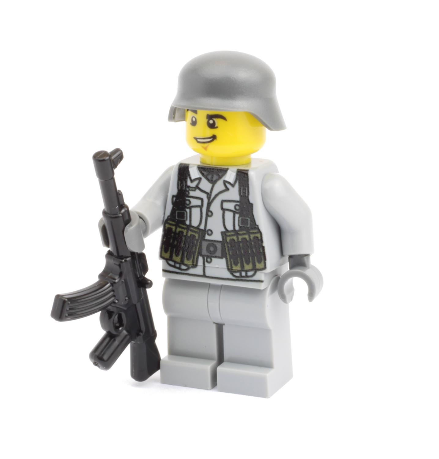 Deutscher Soldat mit Sturmgewehr 44 aus LEGO® Steinen (WW2)