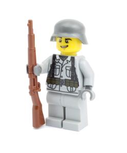 Deutscher Soldat mit Karabiner aus LEGO® Steinen (WW2)